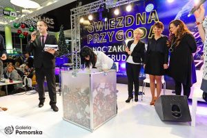 Finał loterii i Noc Zakupów w Galerii Pomorskiej - 12.12.2015. Fot. Galeria Pomorska